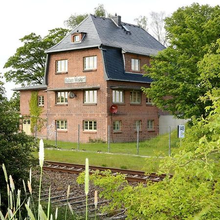 Ferienwohnung Bahnhof Hohen Mistorf Exterior foto
