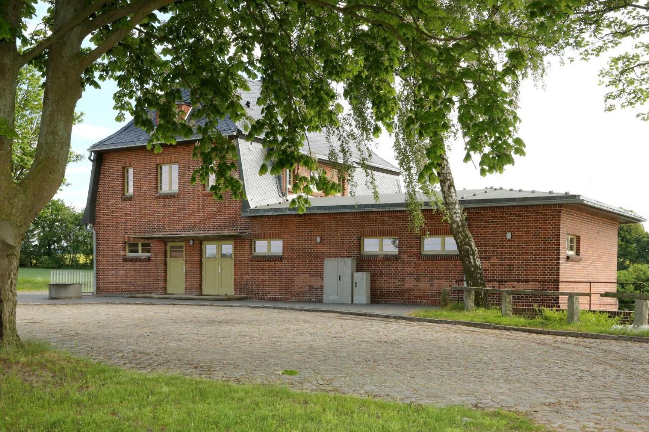 Ferienwohnung Bahnhof Hohen Mistorf Exterior foto