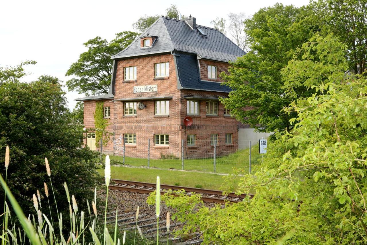 Ferienwohnung Bahnhof Hohen Mistorf Exterior foto